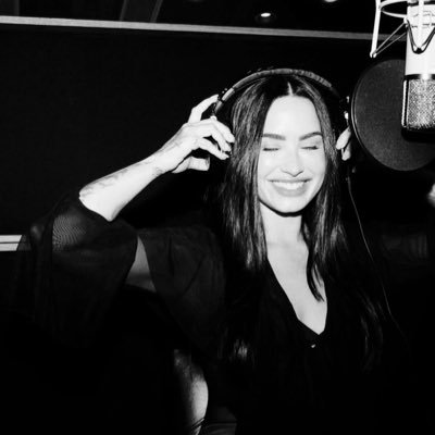 loviinglovato's profile picture