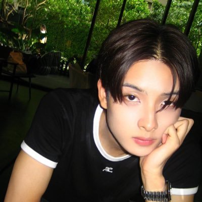 mhewmeaw's profile picture