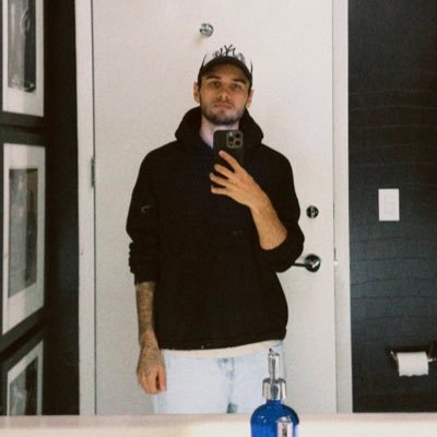 YuraForrat's profile picture