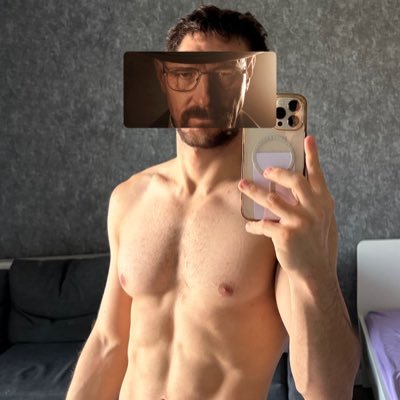 PanicBuyer31's profile picture