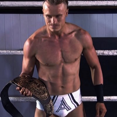 LochyHendricks's profile picture