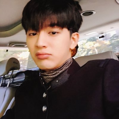 송윤형's profile picture
