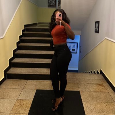 Omolola's profile picture