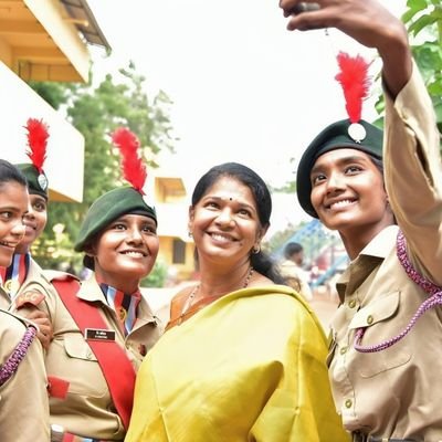 KanimozhiDMK's profile picture