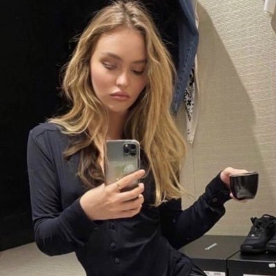 𝒻's profile picture