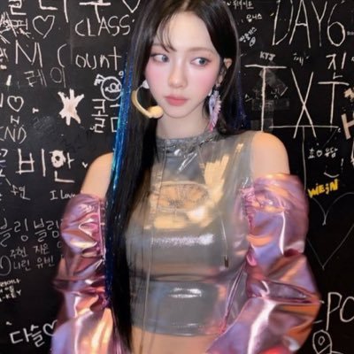 r_n_karina's profile picture