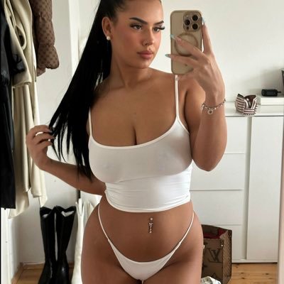 FreeOnlyfansNudes's profile picture