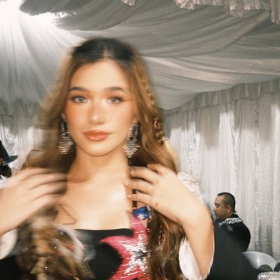 r!n ⟢'s profile picture