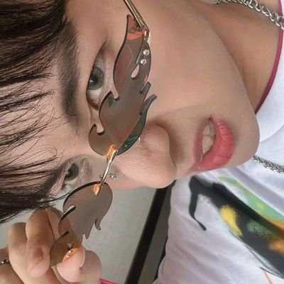 𝜗𝜚 maria 中本's profile picture