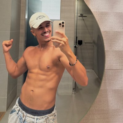 MlkFetishista's profile picture