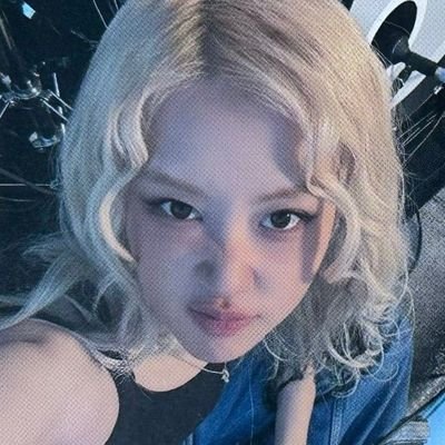 pinkjeansz's profile picture