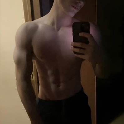 Nikolas's profile picture