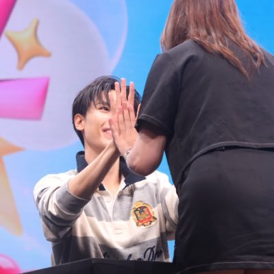 뉴's profile picture