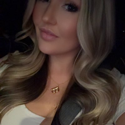 X • O • B R E E • O • X's profile picture