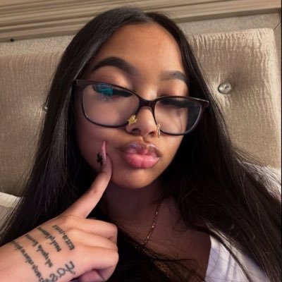 Mona💜📚's profile picture