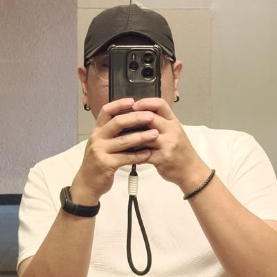 henlotimtim's profile picture