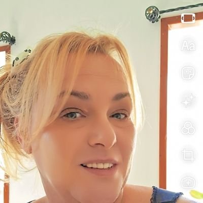 Loetitia Halàsz 🇭🇺✝️ ن's profile picture