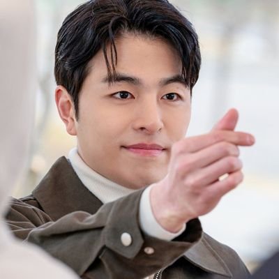 For_Junhoe (구준회)'s profile picture