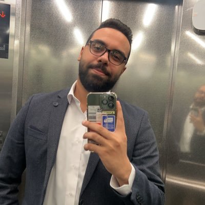 S M S M's profile picture