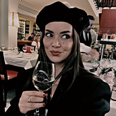 mariana 𝜗ৎ's profile picture