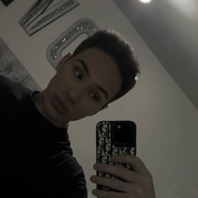 Andrew's profile picture