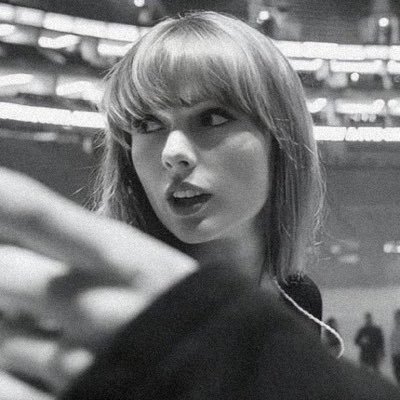 newromanticxo's profile picture