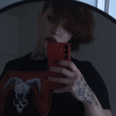 🖤's profile picture