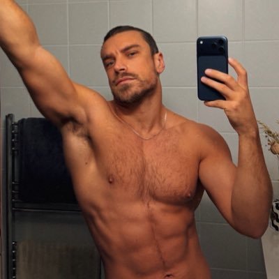 jmrh_v2's profile picture