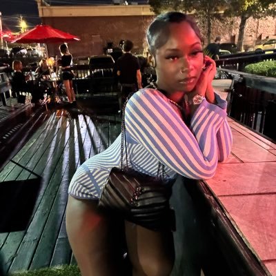 YslPrettybrown's profile picture