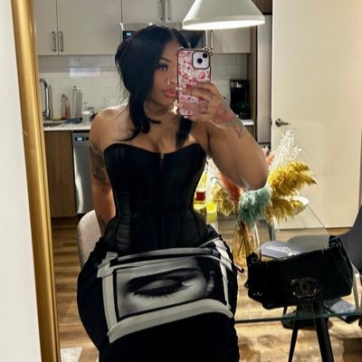 TooGlamCam's profile picture