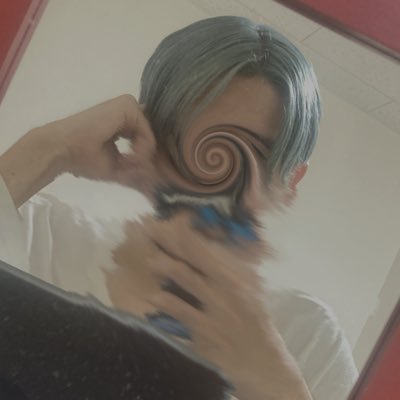腹's profile picture