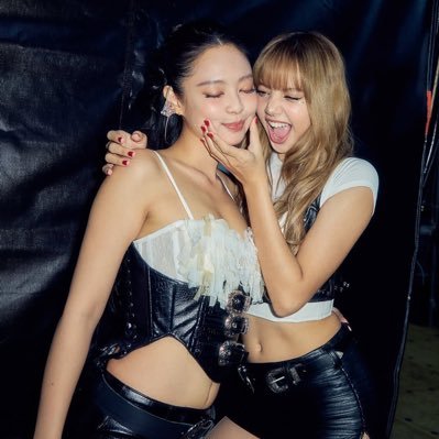 L's profile picture