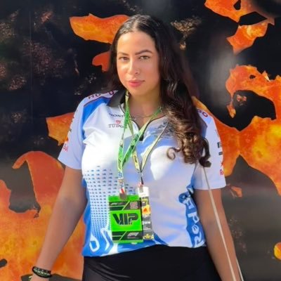 Ashley 🏎️ 🏁⚾️'s profile picture