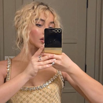 luna ♯⁰⁷⁴ ²⁰⁵'s profile picture