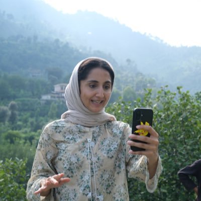 Aina J. Khan | عین جبین خان's profile picture