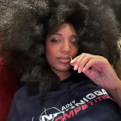pronouncedliv's profile picture