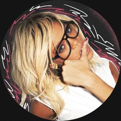 acervo rihanna's profile picture