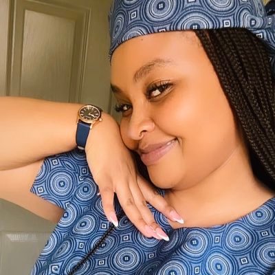 M O M O's profile picture