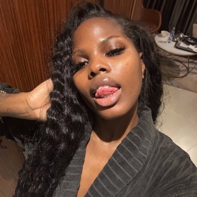 OTAKU HOT GIRL 🎀's profile picture