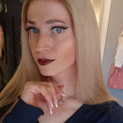 TemptressJoan's profile picture