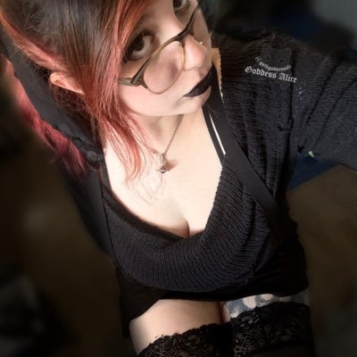 𝔞𝔩𝔦𝔠𝔢 ཐི⋆ ❤︎ ⋆ཋྀ's profile picture