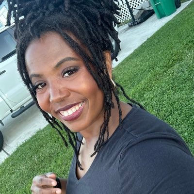 StrawberriCurls's profile picture