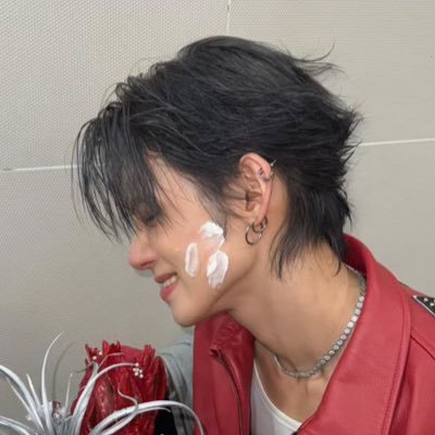 YJ ࣪ 𖣂's profile picture