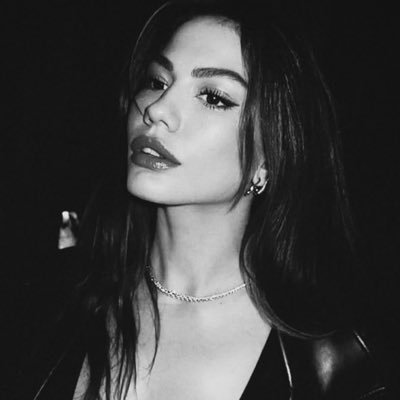 𝑎𝑟𝑙𝑖's profile picture