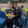Profilbild von DUA LIPA CON LA CAMISETA DE BOCA CURÓ MI DEPRESIÓN