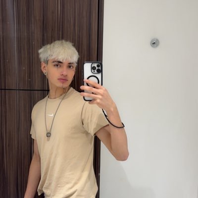 santi khalifa's profile picture