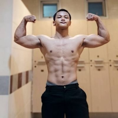 PhoeChit61572's profile picture