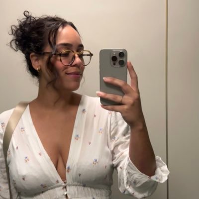 julha's profile picture