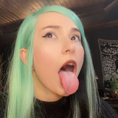 snow_wives's profile picture