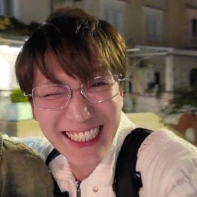 🦋's profile picture